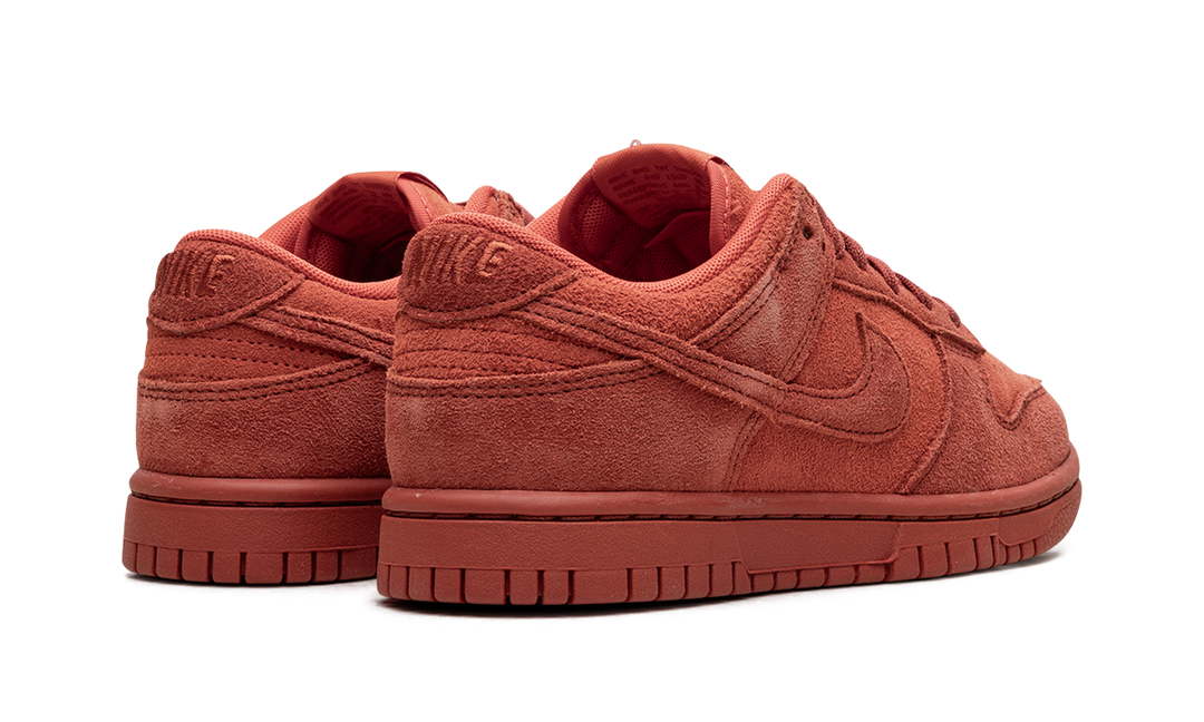 NIKE DUNK LOW SE VALLEY OF FIRE (WOMEN&