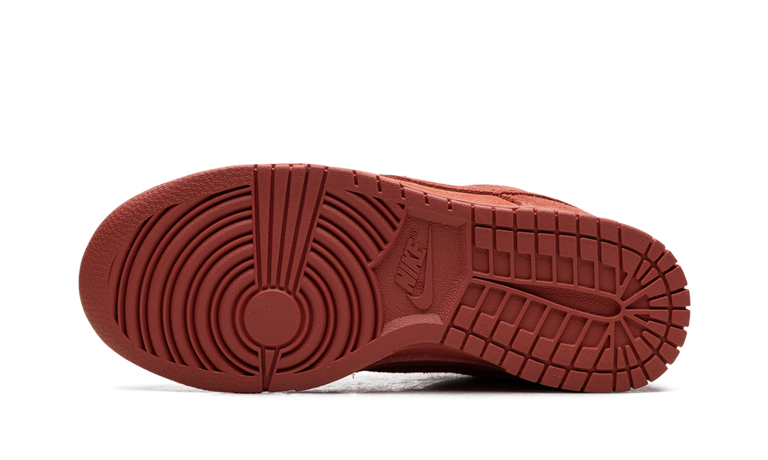 NIKE DUNK LOW SE VALLEY OF FIRE (WOMEN&