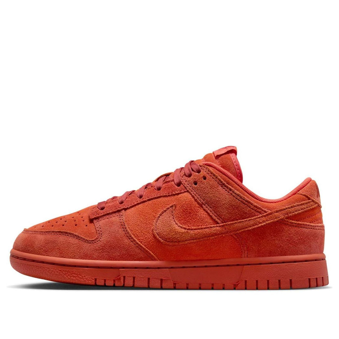 NIKE DUNK LOW SE VALLEY OF FIRE (WOMEN&
