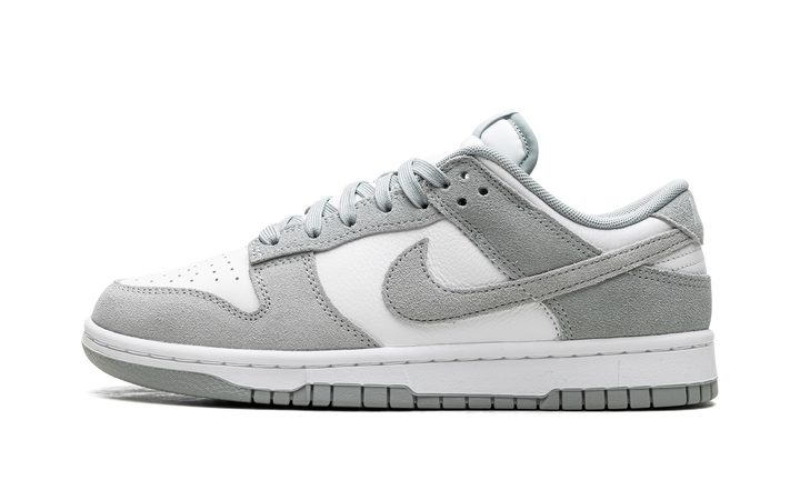 NIKE DUNK LOW SE WHITE LIGHT PUMICE