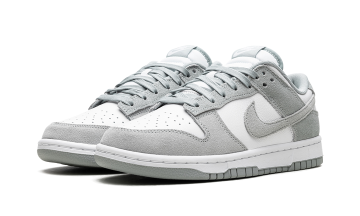 NIKE DUNK LOW SE WHITE LIGHT PUMICE