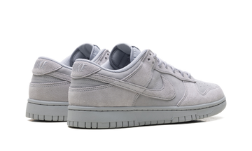 NIKE DUNK LOW SE WOLF GREY — Stock