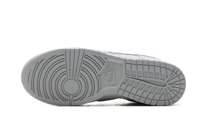 NIKE DUNK LOW SE WOLF GREY