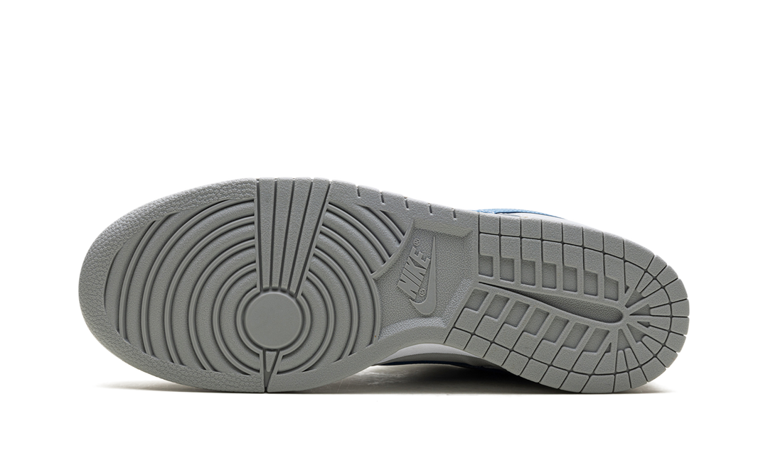 NIKE DUNK LOW SILVER SURFER (2024)