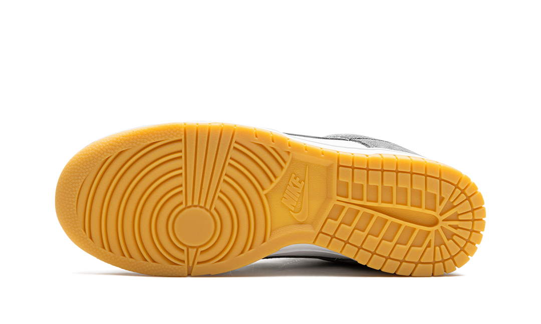 NIKE DUNK LOW SMOKE GREY GUM 3M SWOOSH