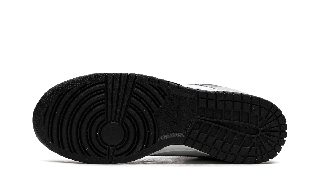 NIKE DUNK LOW SPRAY PAINT SWOOSH GREY WHITE