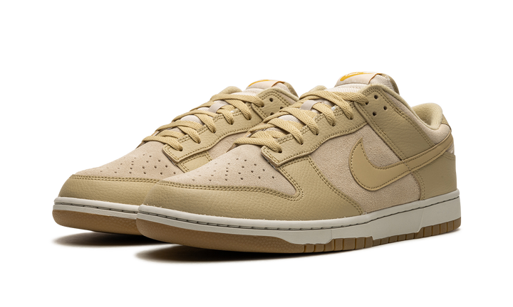 NIKE DUNK LOW TAN SUEDE GUM