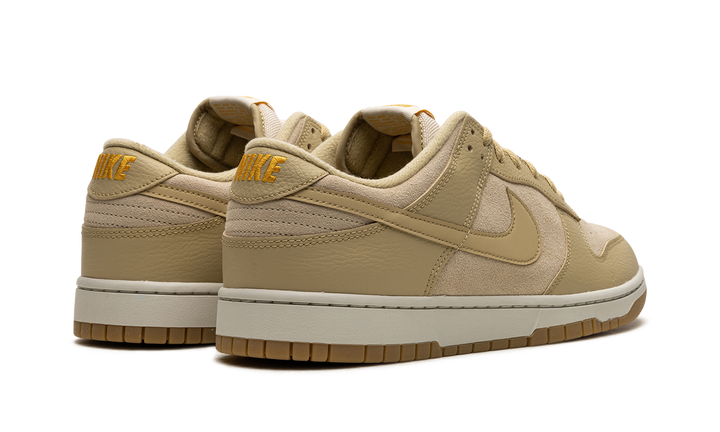 NIKE DUNK LOW TAN SUEDE GUM