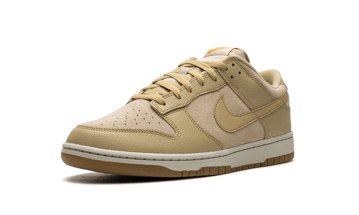 NIKE DUNK LOW TAN SUEDE GUM