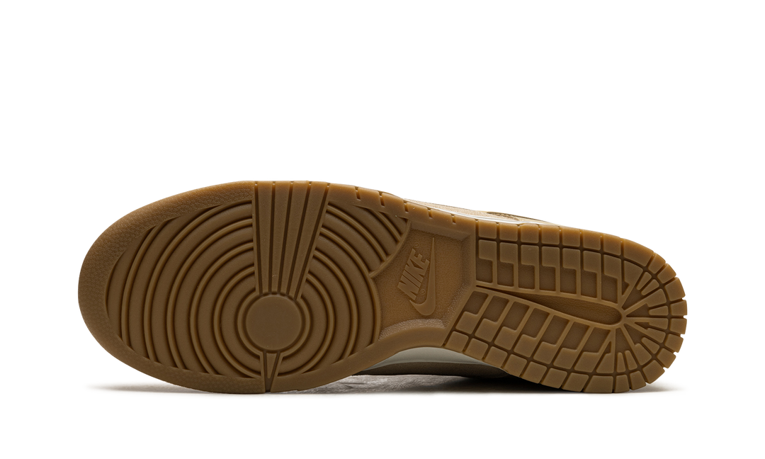 NIKE DUNK LOW TAN SUEDE GUM