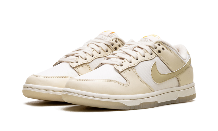 NIKE DUNK LOW TEAM GOLD (WOMEN&