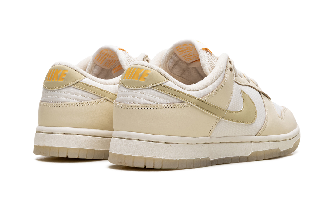 NIKE DUNK LOW TEAM GOLD (WOMEN&