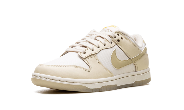 NIKE DUNK LOW TEAM GOLD (WOMEN&