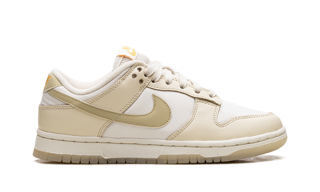 NIKE DUNK LOW TEAM GOLD (WOMEN&