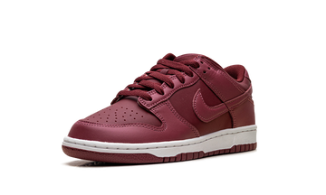 NIKE DUNK LOW TEAM RED SWEET BEET GS — Stock
