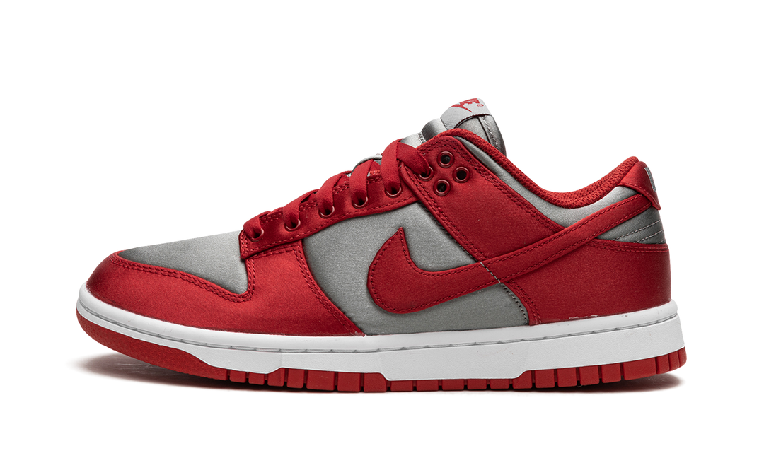 NIKE DUNK LOW UNLV SATIN — Stock 