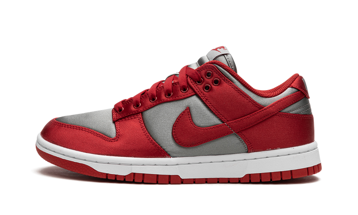 NIKE DUNK LOW UNLV SATIN — Stock 