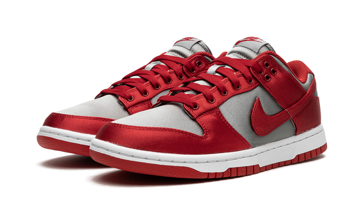 NIKE DUNK LOW UNLV SATIN — Stock 