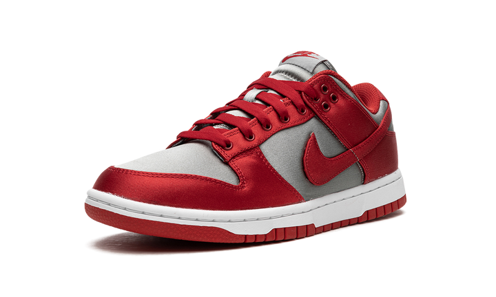 NIKE DUNK LOW UNLV SATIN — Stock 