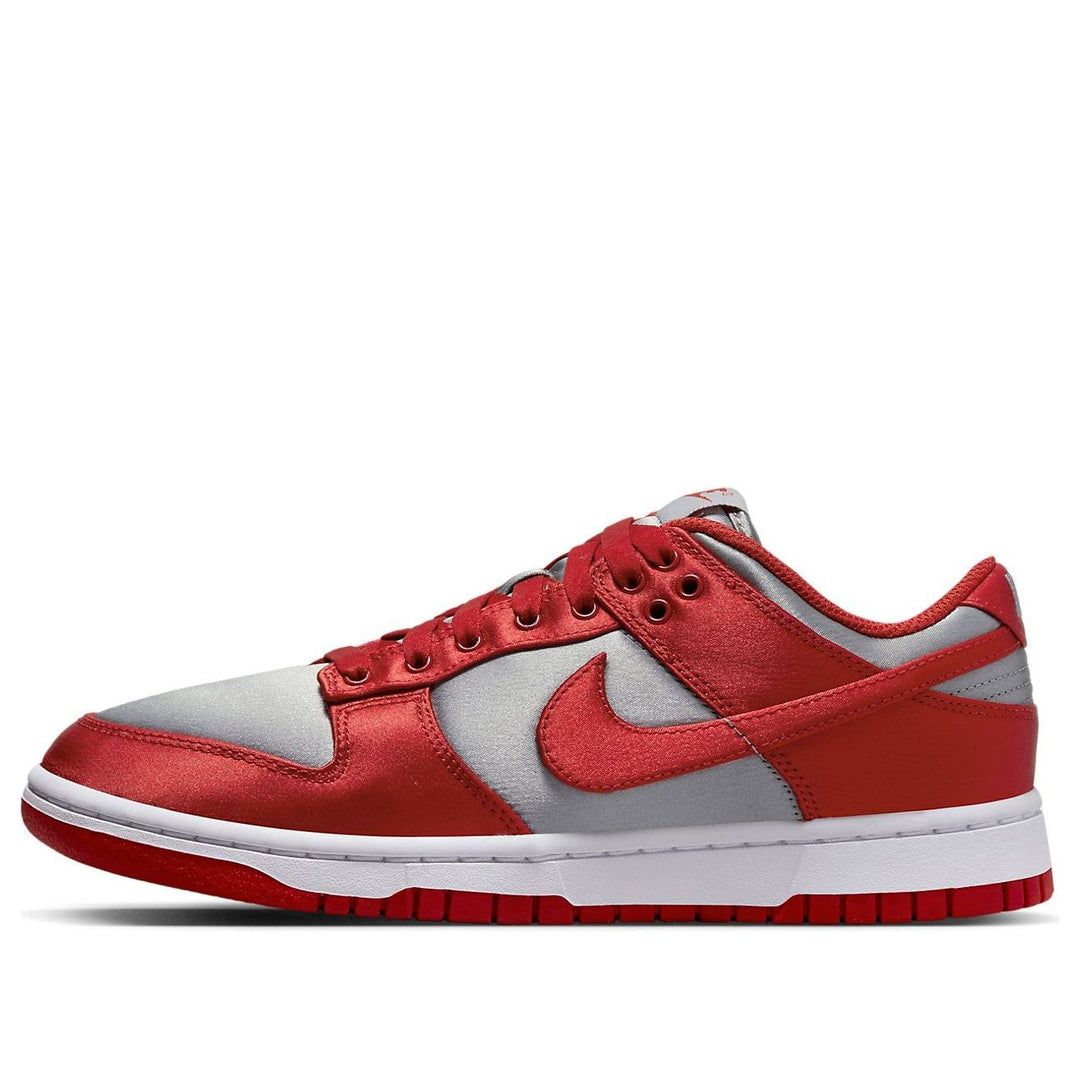 NIKE DUNK LOW UNLV SATIN — Stock 