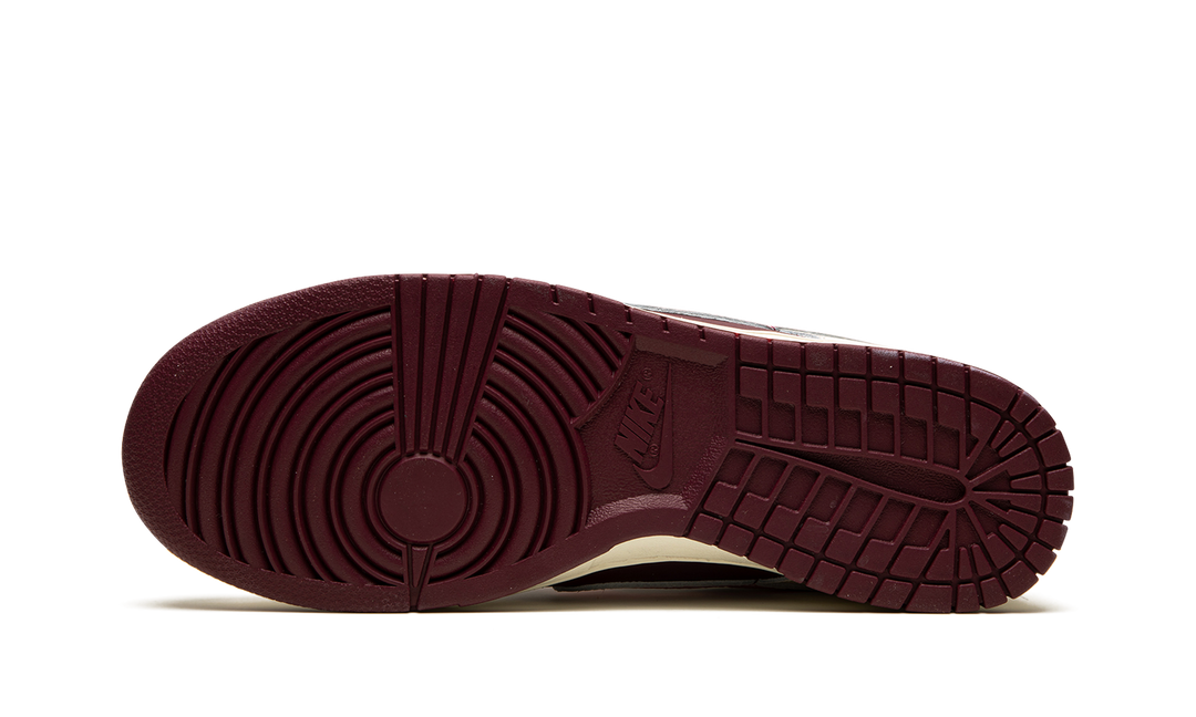 NIKE DUNK LOW VALENTINES DAY (2023)