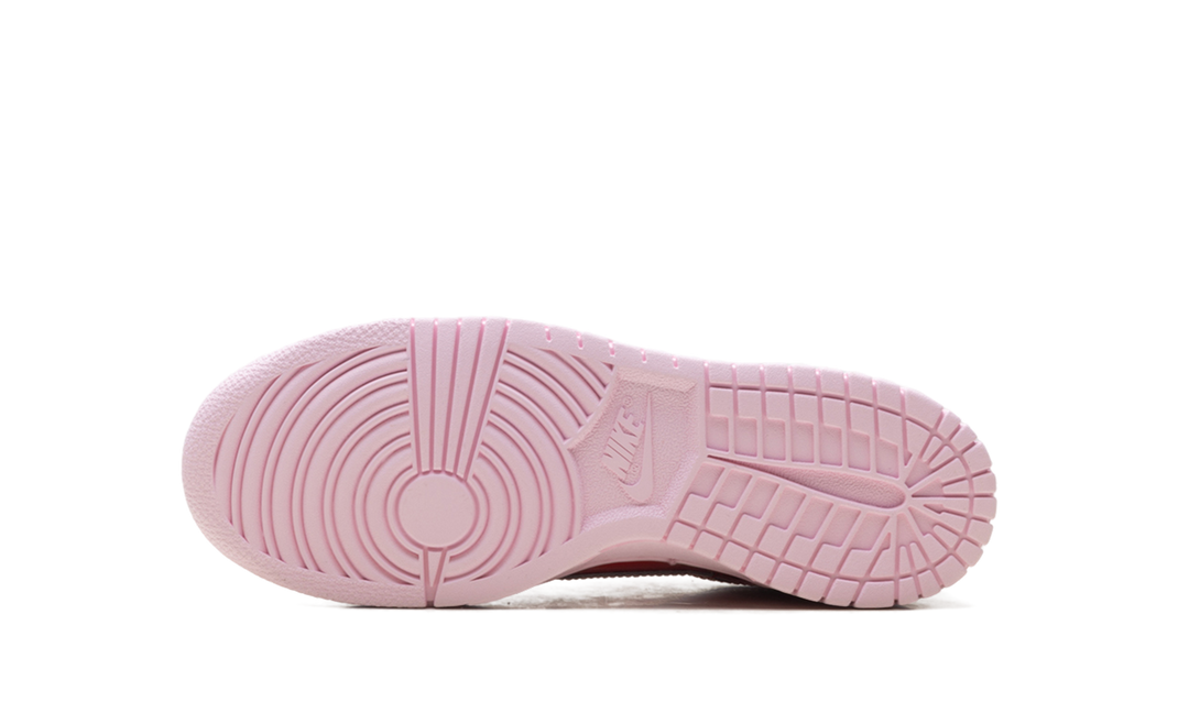 NIKE DUNK LOW VALENTINE&