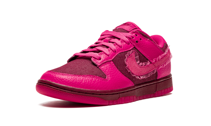 NIKE DUNK LOW VALENTINES DAY WOMENS