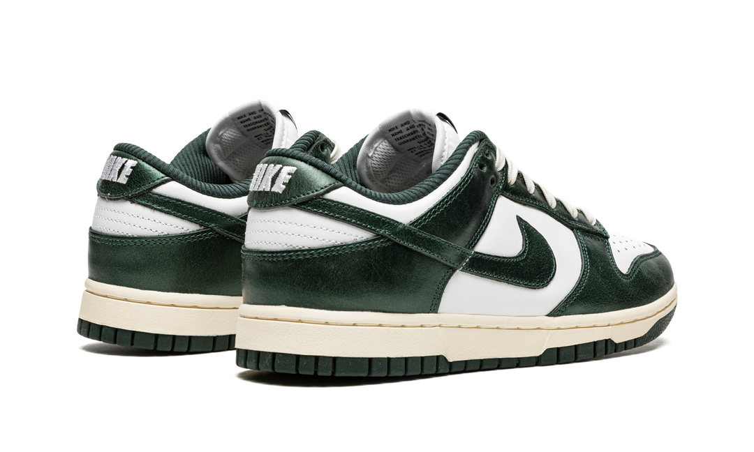 NIKE DUNK LOW VINTAGE GREEN (WOMEN&