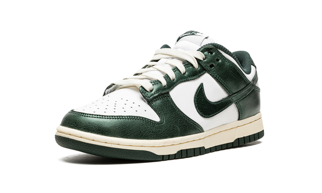 NIKE DUNK LOW VINTAGE GREEN (WOMEN&