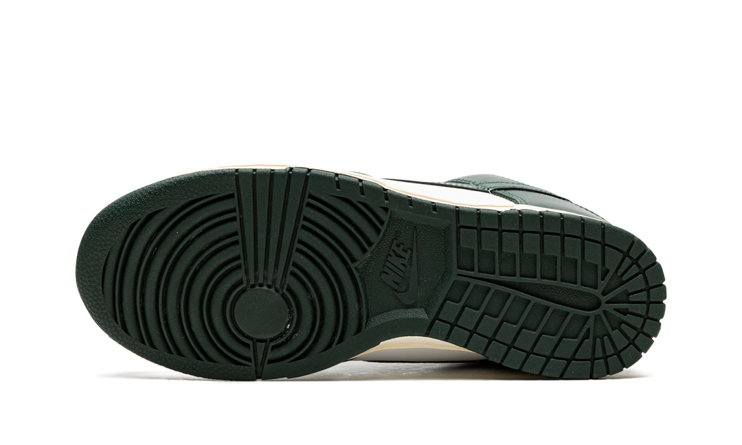 NIKE DUNK LOW VINTAGE GREEN (WOMEN&
