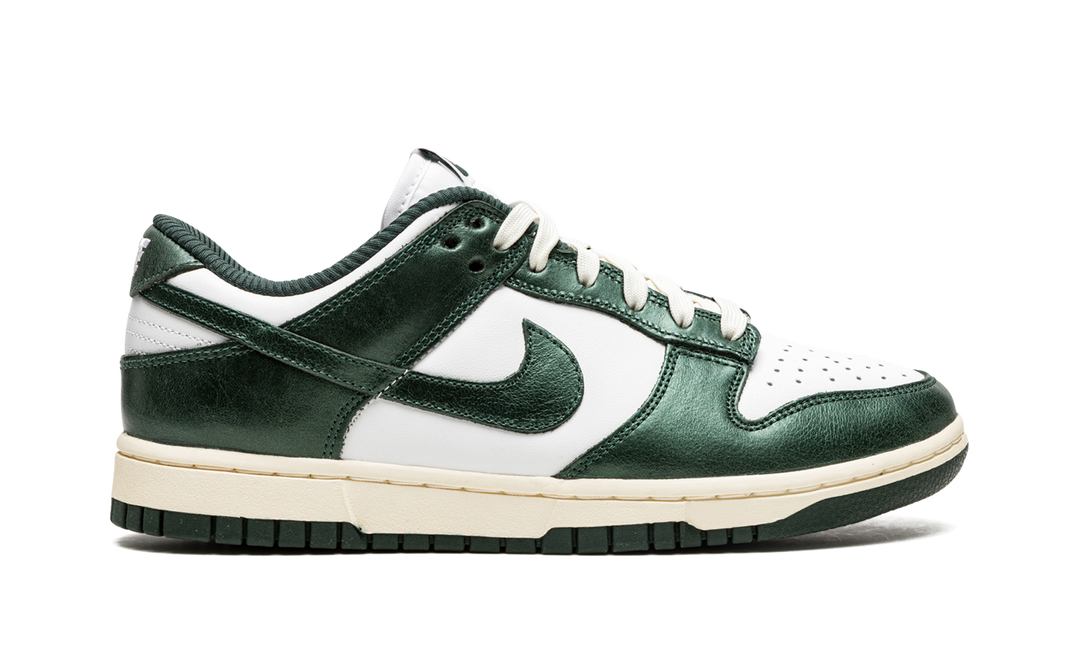 NIKE DUNK LOW VINTAGE GREEN (WOMEN&