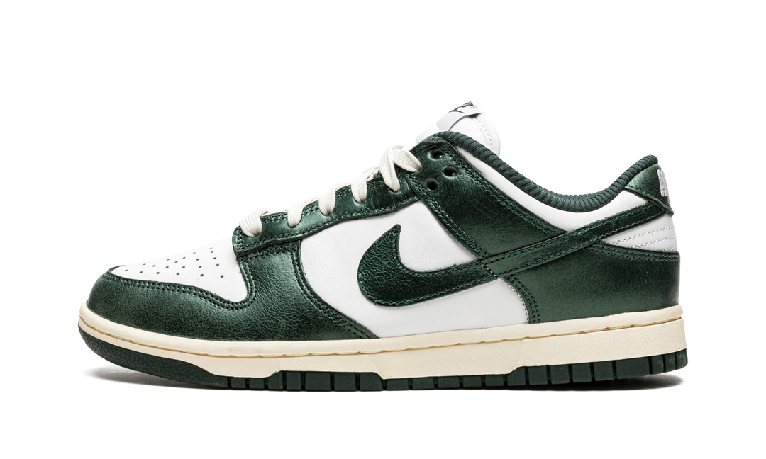 NIKE DUNK LOW VINTAGE GREEN (WOMEN&