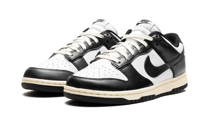 NIKE DUNK LOW VINTAGE PANDA WOMENS — Stock 
