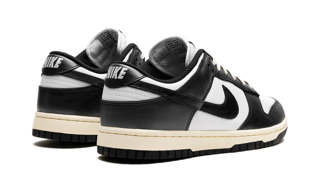 NIKE DUNK LOW VINTAGE PANDA WOMENS — Stock 