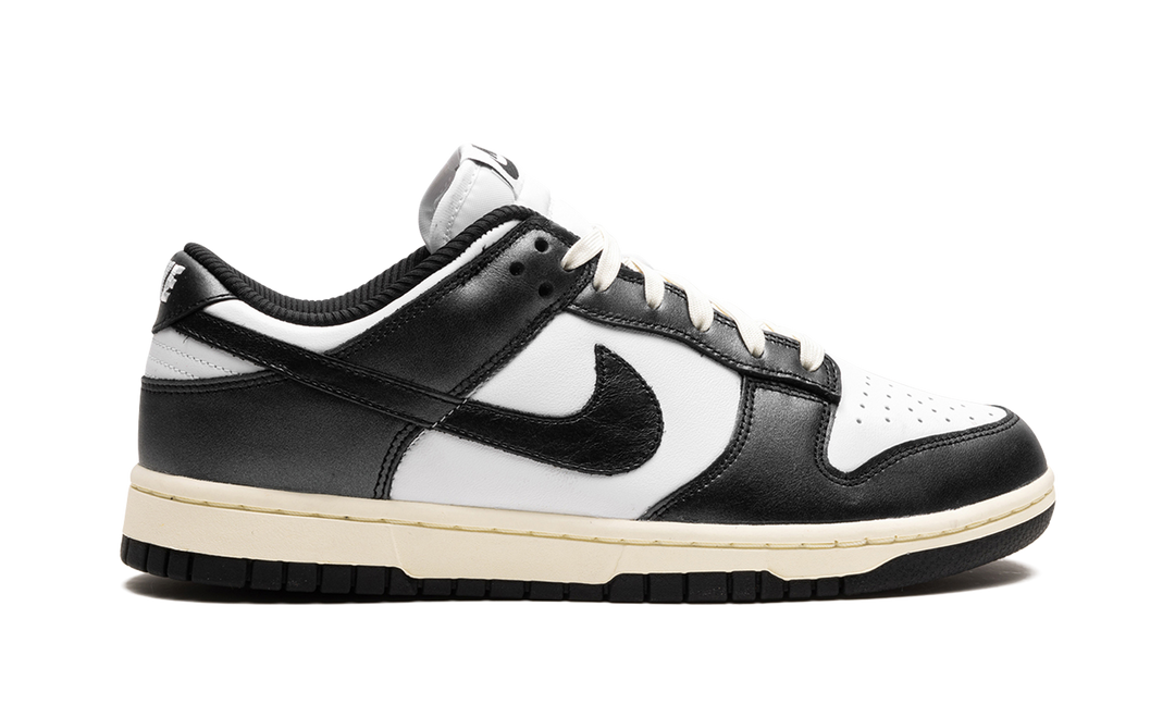 NIKE DUNK LOW VINTAGE PANDA WOMENS — Stock 