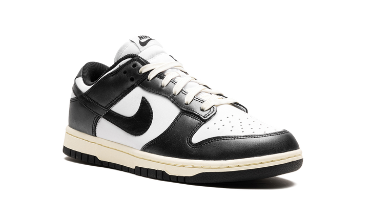 NIKE DUNK LOW VINTAGE PANDA WOMENS — Stock 
