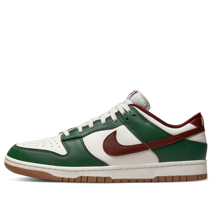 NIKE DUNK LOW WHITE GREEN TEAM RED — Stock 