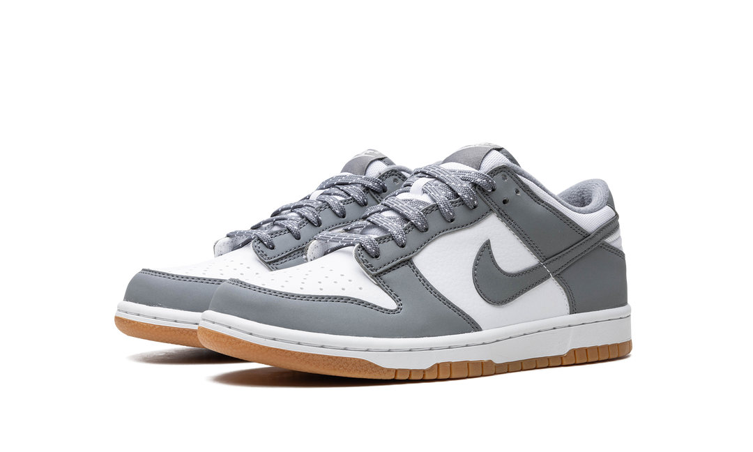 NIKE DUNK LOW WHITE GREY GUM GS — Stock 