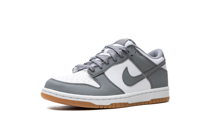NIKE DUNK LOW WHITE GREY GUM GS — Stock 