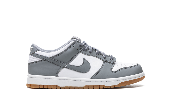 NIKE DUNK LOW WHITE GREY GUM GS — Stock 