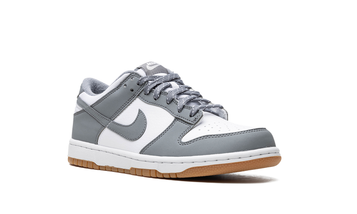 NIKE DUNK LOW WHITE GREY GUM GS — Stock 