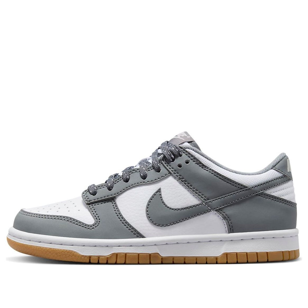 NIKE DUNK LOW WHITE GREY GUM GS — Stock 