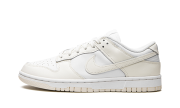 NIKE DUNK LOW WMNS 'WHITE SAIL' — Stock