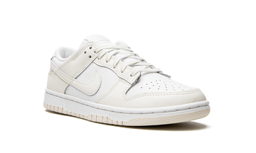 NIKE DUNK LOW WMNS 'WHITE SAIL' — Stock