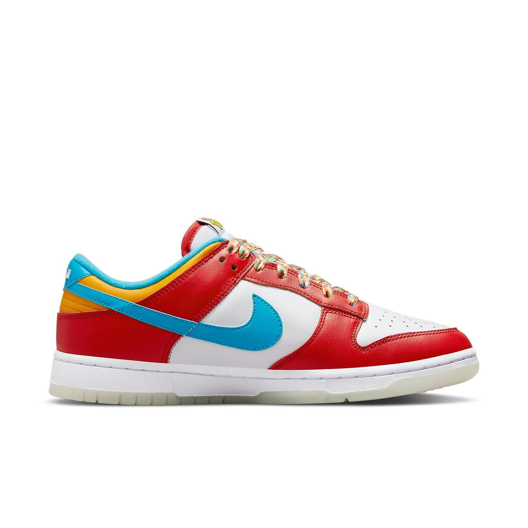 NIKE DUNK LOW QS &