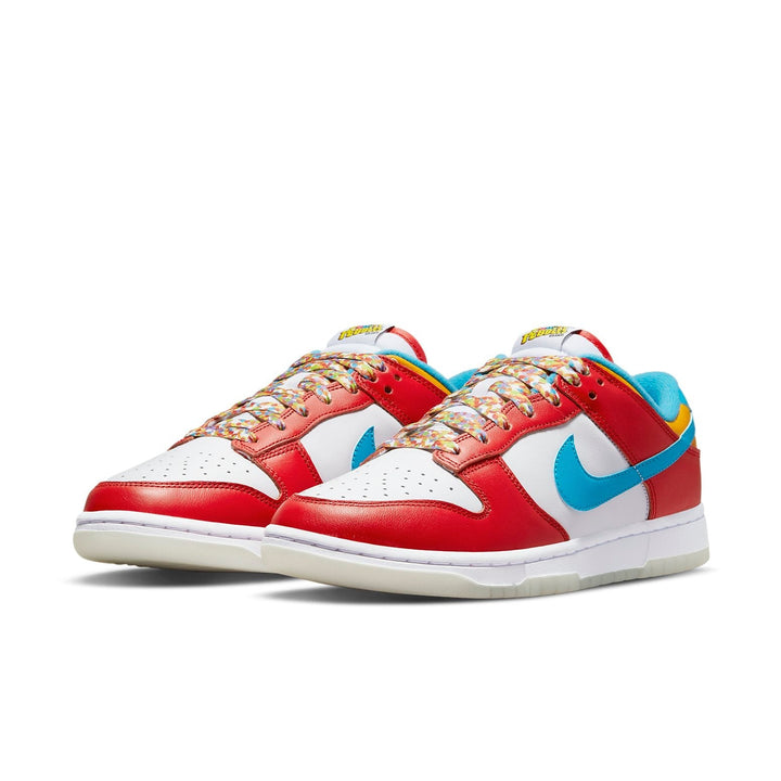 NIKE DUNK LOW QS &