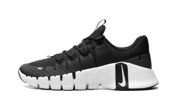 NIKE FREE METCON 5 BLACK WHITE — Stock