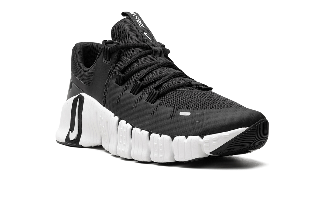 NIKE FREE METCON 5 BLACK WHITE