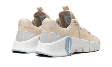 NIKE FREE METCON 5 SANDDRIFT LIGHT IRON ORE WOMENS — Stock
