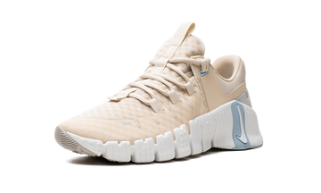 NIKE FREE METCON 5 SANDDRIFT LIGHT IRON ORE WOMENS — Stock